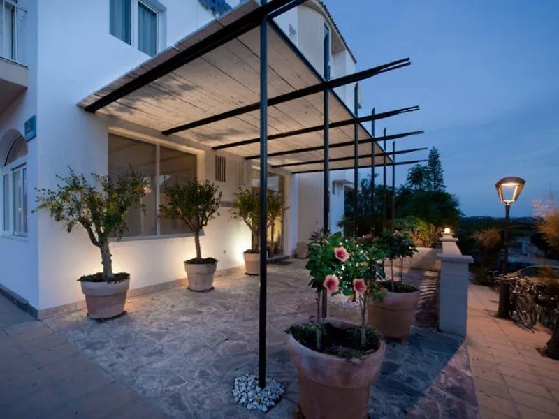 Apartamentos Castavi إس بويولس